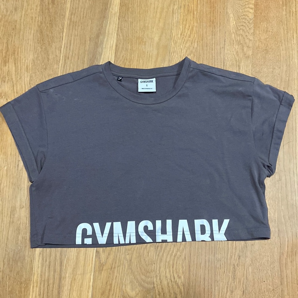 Gymshark Cropped Workout T-Shirt. Size small. Purple/mauve. Gently used!